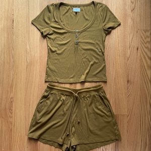LOFT Lou and Grey ribbed loungewear set shirt and shorts size medium gold brown
